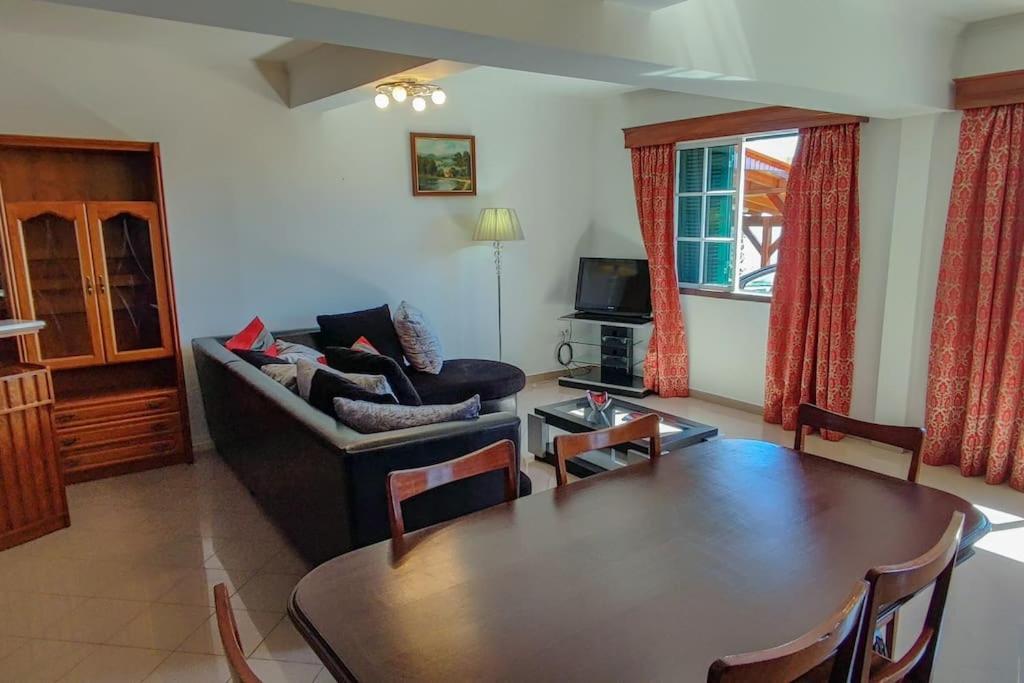 The Funny And Relax Apartment With Terrace & View Arco da Calheta  Zewnętrze zdjęcie