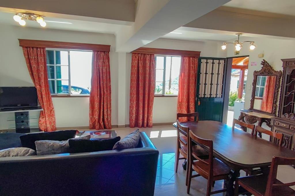 The Funny And Relax Apartment With Terrace & View Arco da Calheta  Zewnętrze zdjęcie